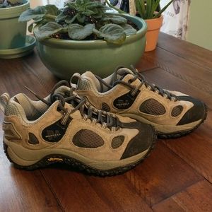 Woman's Merrell Chameleon Ventilator low grey hiking shoes